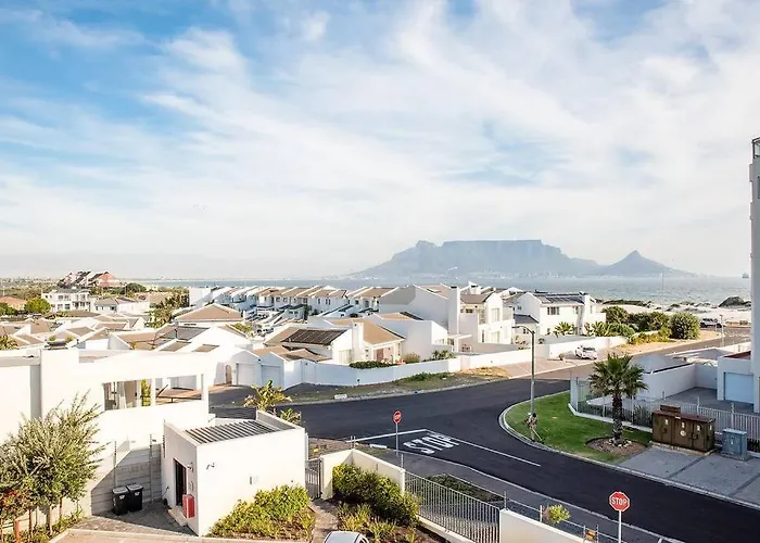 Beachfront 2 Bed W Swimming Pool, Blouberg 54 Beach Break