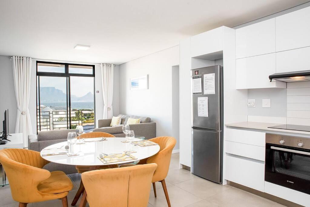 Beachfront 2 Bed W Swimming Pool, Blouberg 54 Break *