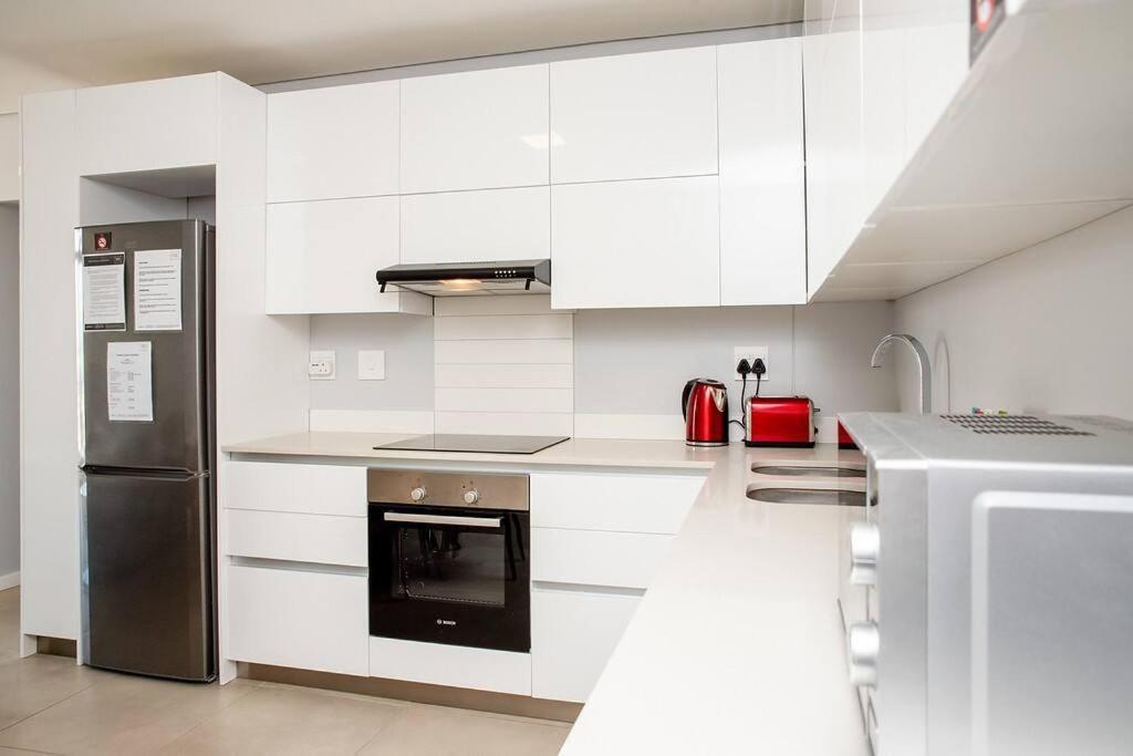 Beachfront 2 Bed W Swimming Pool, Blouberg 54 Break Cidade Do Cabo