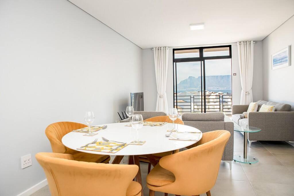 Beachfront 2 Bed W Swimming Pool, Blouberg 54 Break *