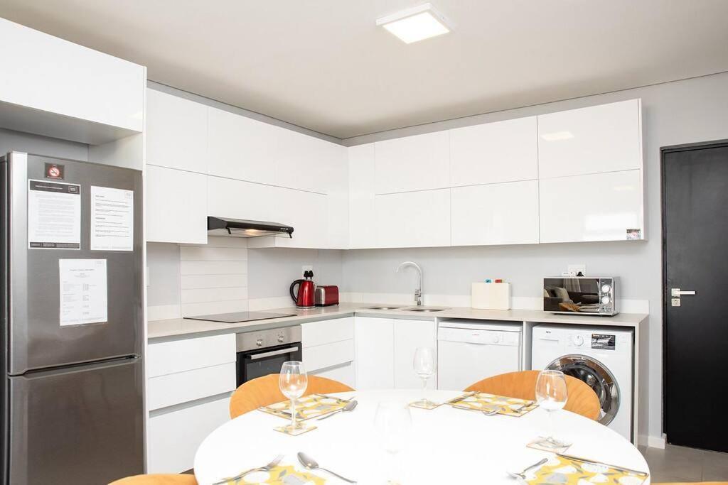 Apartamento Beachfront 2 Bed W Swimming Pool, Blouberg 54 Break
