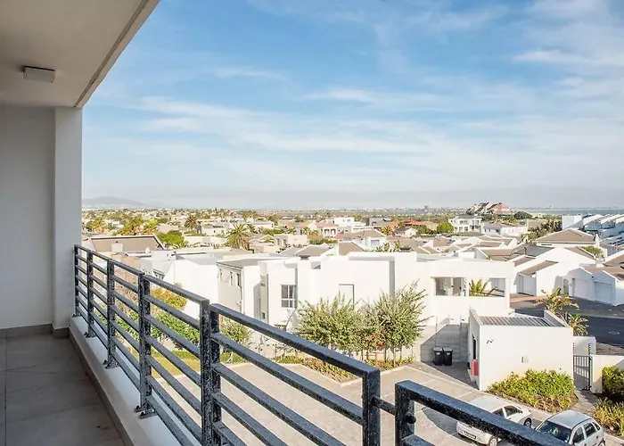 Beachfront 2 Bed W Swimming Pool, Blouberg 54 Beach Break