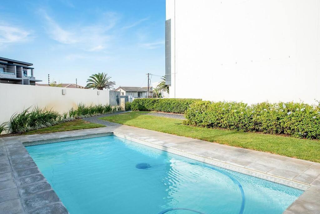 Apartamento Beachfront 2 Bed W Swimming Pool, Blouberg 54 Break *